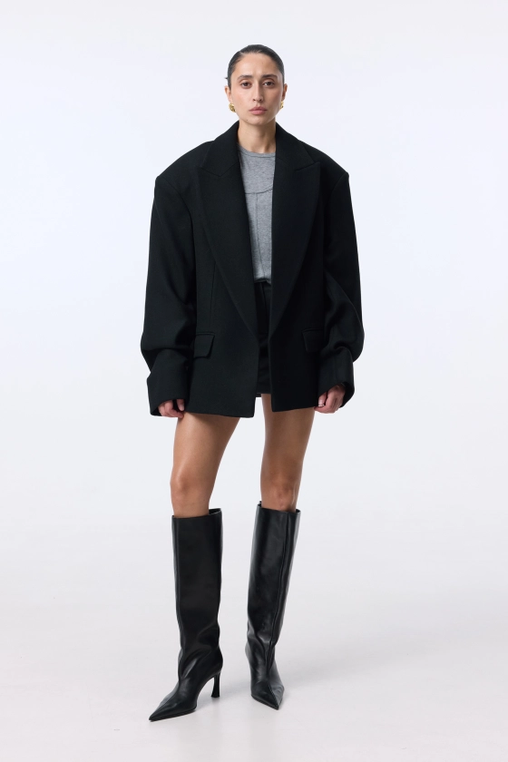 Пальто-жакет оверсайз із збіркою на рукаві 