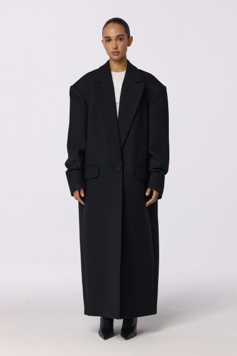 Straight-cut coat with gathered sleeves