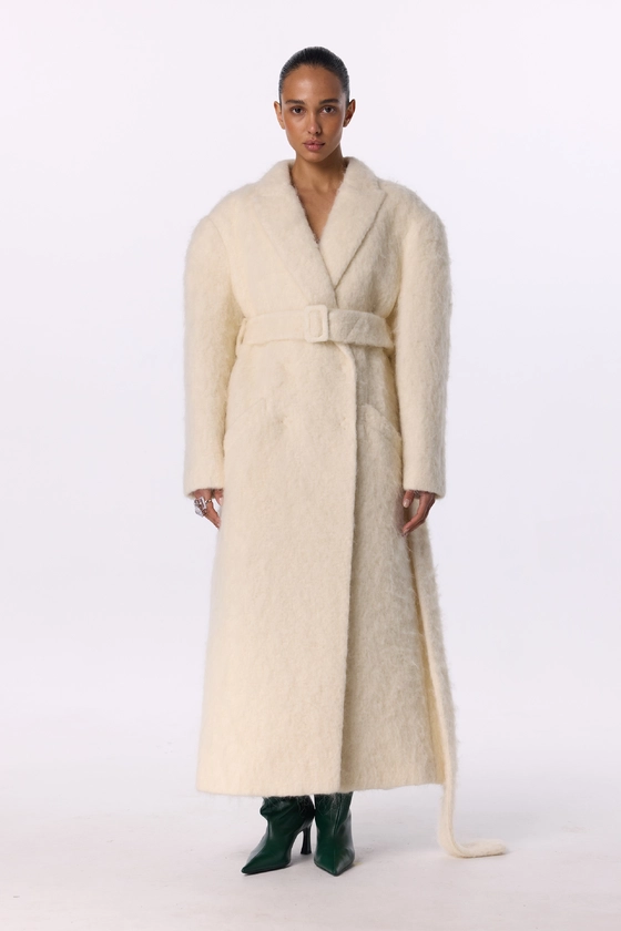 Двобортне пальто з альпаки з акцентним плечем 