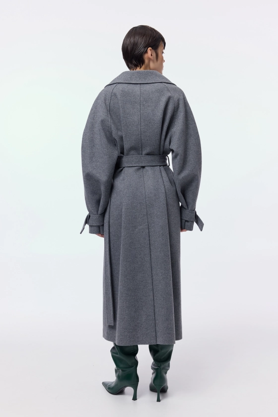 Maxi coat with dropped sleeves 