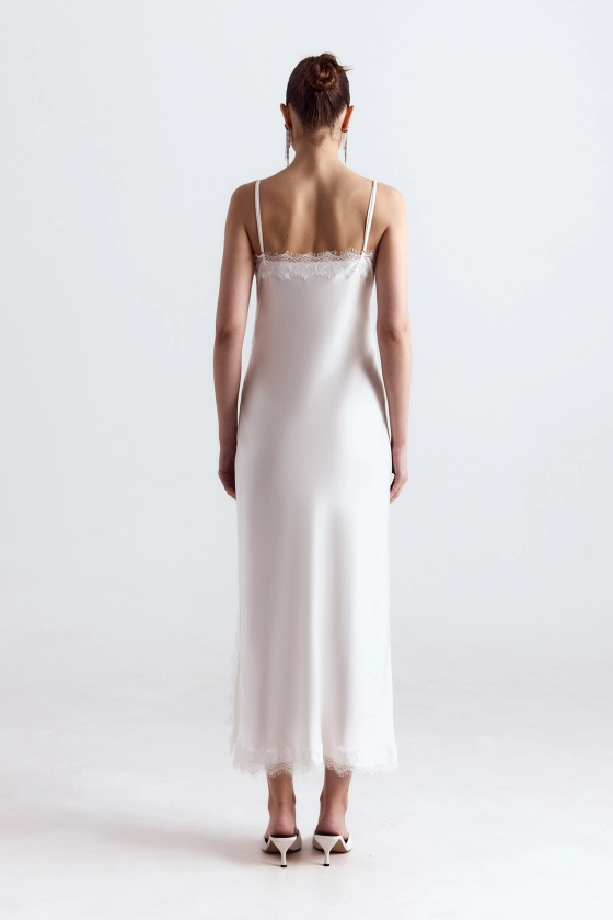 Maxi dress with lace 