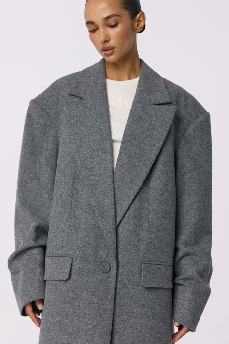Straight-cut coat with gathered sleeves