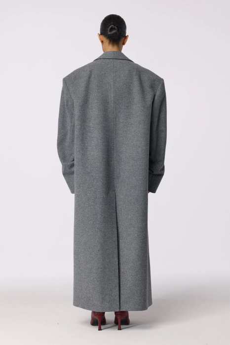 Straight-cut coat with gathered sleeves