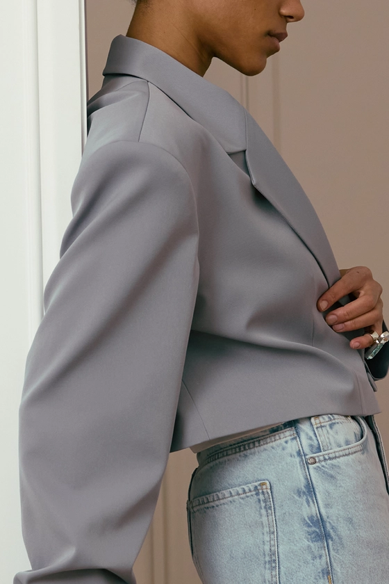 Жакет кроп котоновий зі збіркою на рукаві 