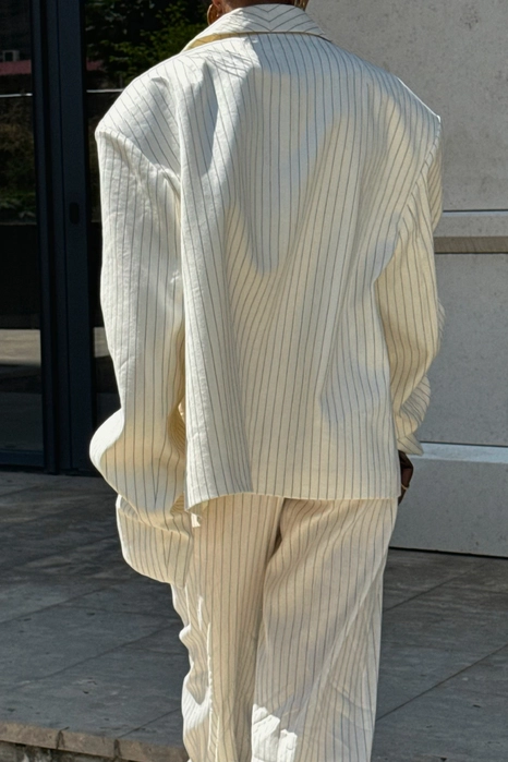 Жакет лляний оверсайз зі збіркою на рукаві