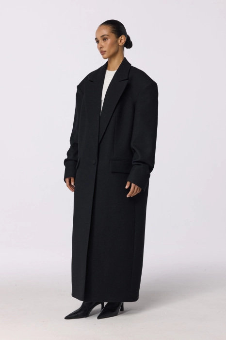 Straight-cut coat with gathered sleeves