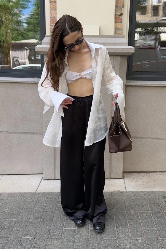 Брюки атласні з імітацією мереживної білизни 