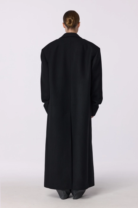 Straight-cut coat with gathered sleeves