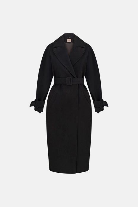 Maxi coat with lowered sleeves