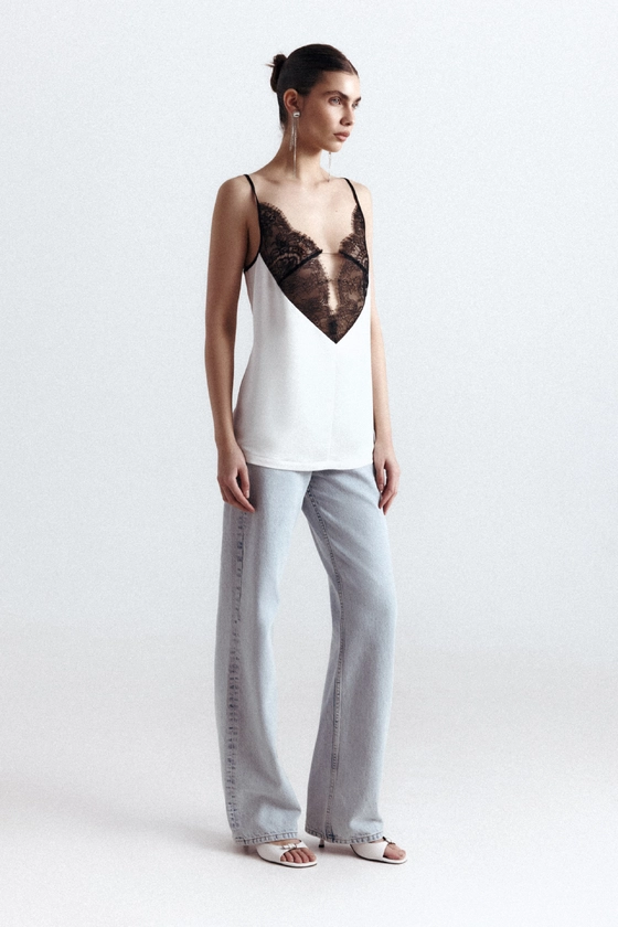 Топ на бретелях з мереживом 