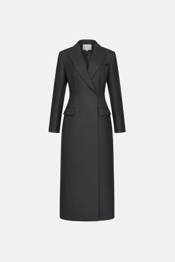 Fitted coat with accent shoulders 