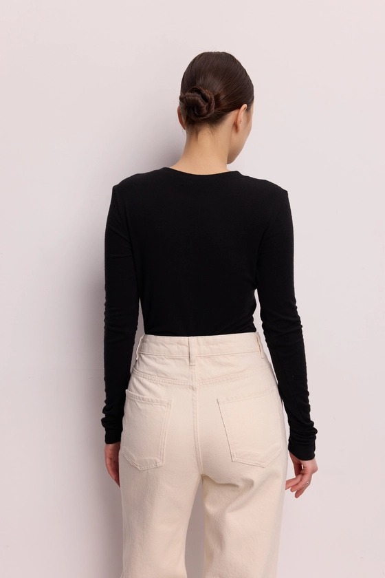 Лонгслів приталений напівпрозорий 