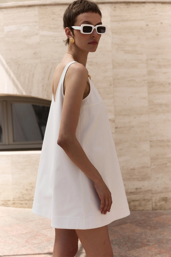 Сукня-трапеція на тонких бретелях 