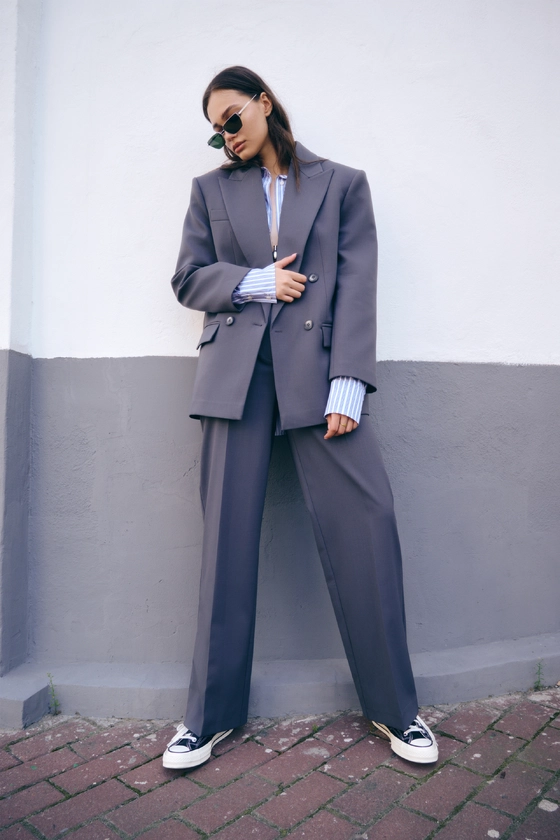 Брюки вовняні на середній посадці зі стрілками 