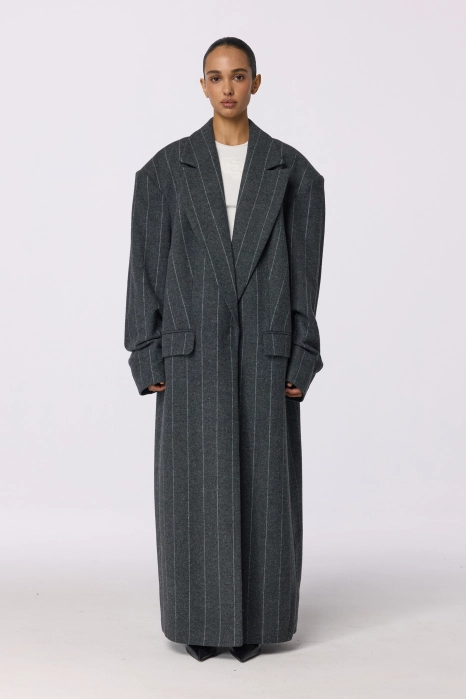 Straight-cut coat with gathered sleeves
