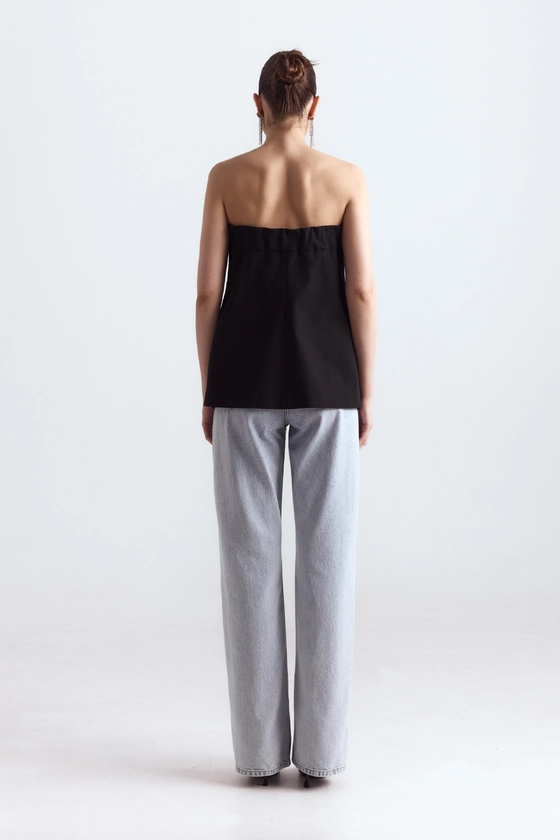 Топ без бретелей 