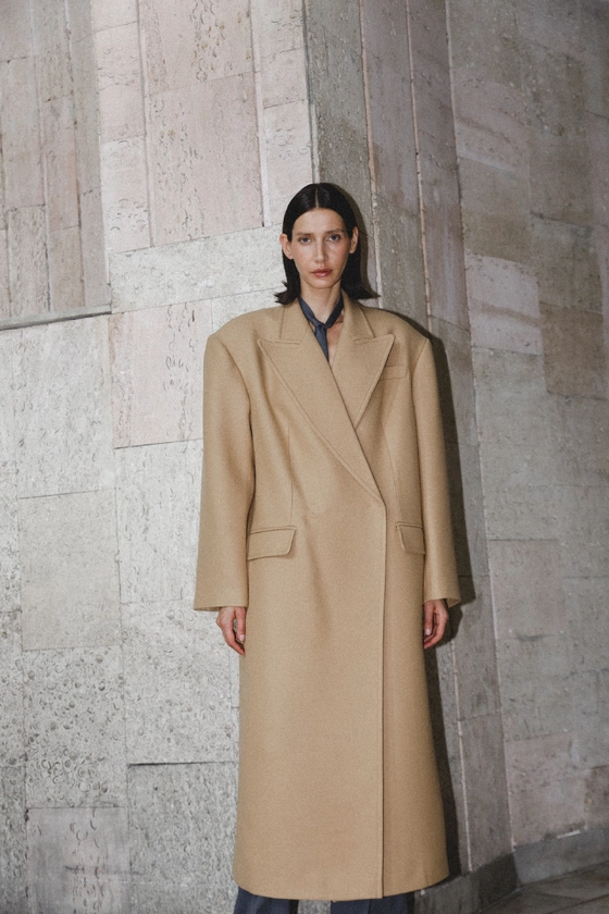 Пальто оверсайз прямого крою 