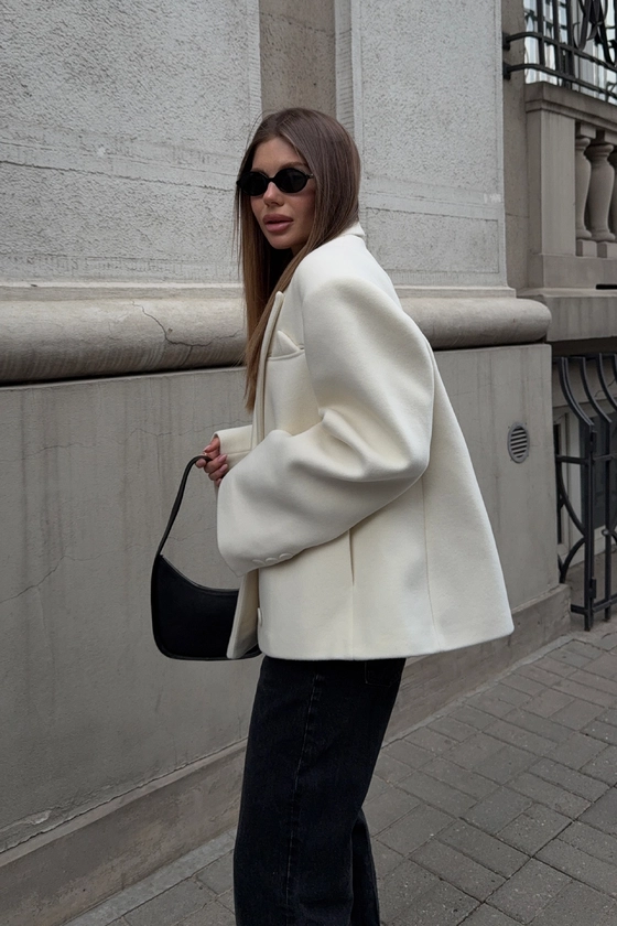 Пальто-жакет оверсайз з трикутничком 