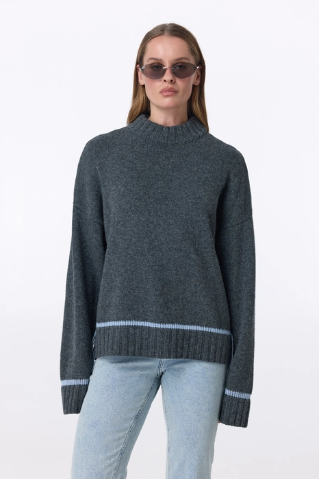 Contrast sweater
