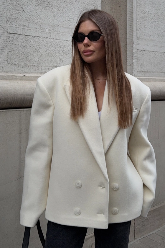 Пальто-жакет оверсайз з трикутничком 