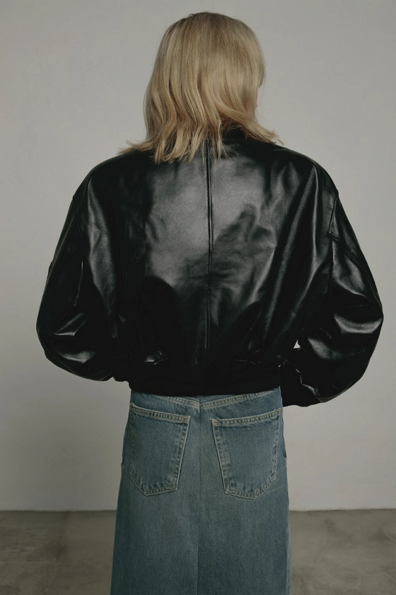 Бомбер укорочений з кишенею на рукаві 