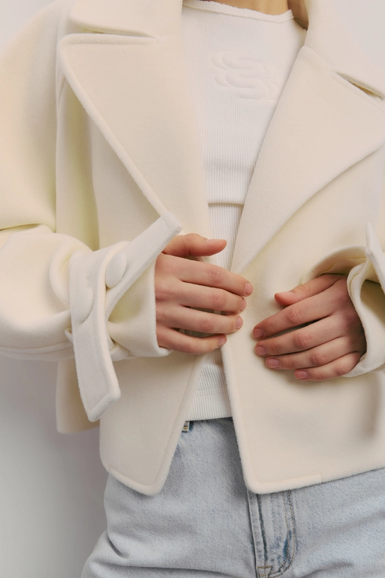 Пальто кроп зі спущеним рукавом 