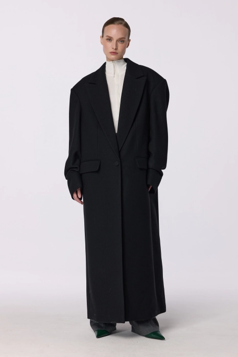 Straight-cut coat with gathered sleeves