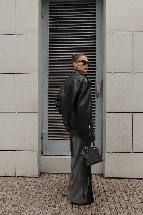 Куртка шкіряна з підплічниками та поясом