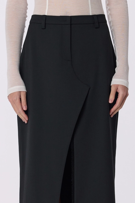 Maxi skirt with a slit