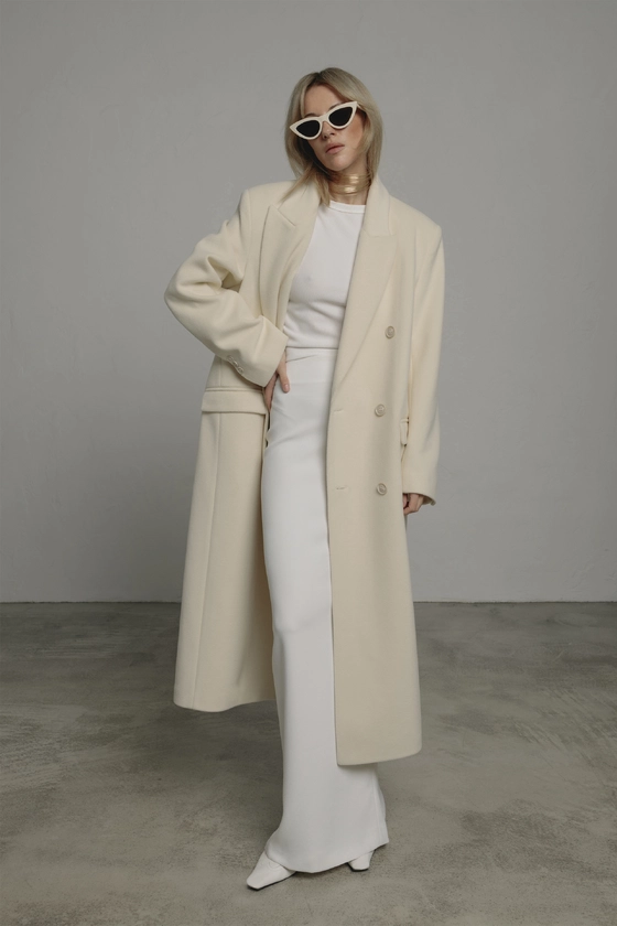 Пальто двобортне прямого крою 