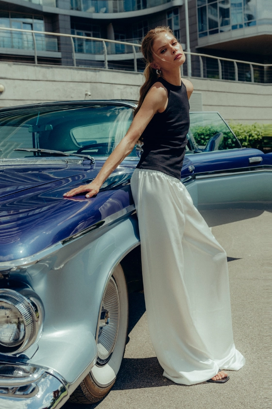 Брюки атласні з імітацією мереживної білизни 