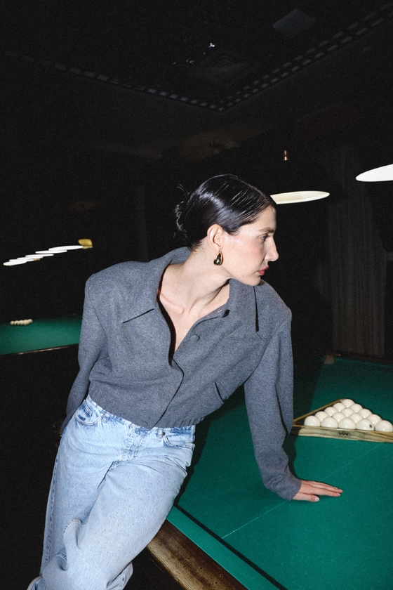 Бомбер на ґудзиках з трикутником 