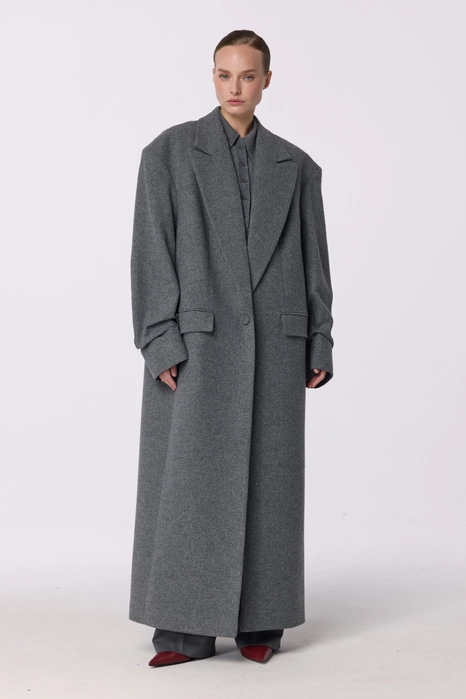 Straight-cut coat with gathered sleeves