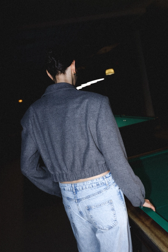 Бомбер на ґудзиках з трикутником 