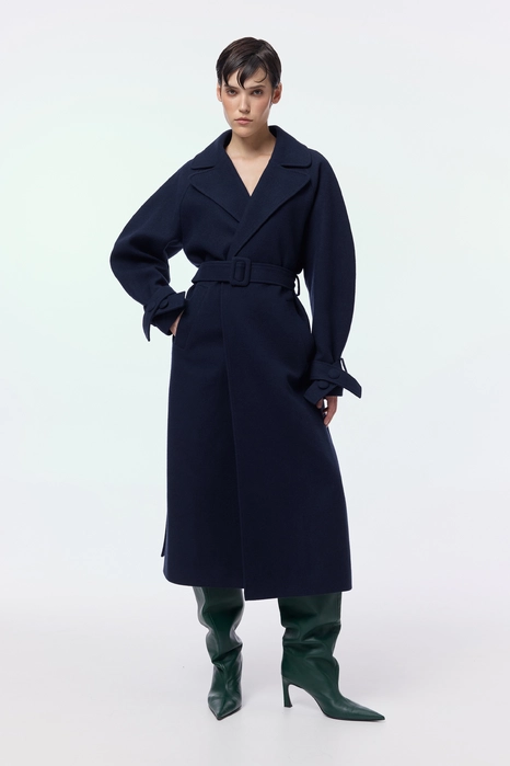 Maxi coat with dropped sleeves