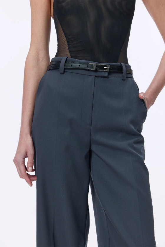 Mid-rise wool trousers with a crease - photo 5