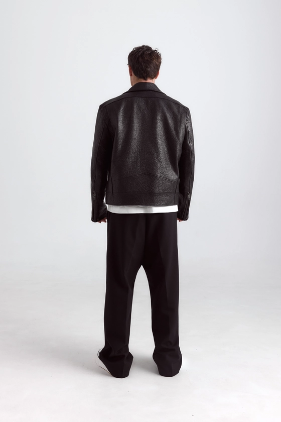 Шкіряна куртка зі структурованої шкіри 