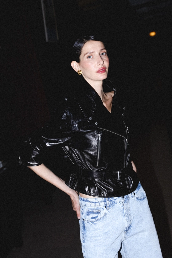 Куртка шкіряна з ременем на талії 