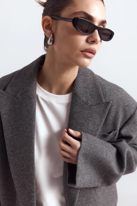 Пальто кроп зі збіркою на рукаві 