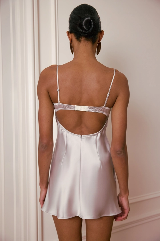 Сукня міні на тонких бретельках з мереживом 