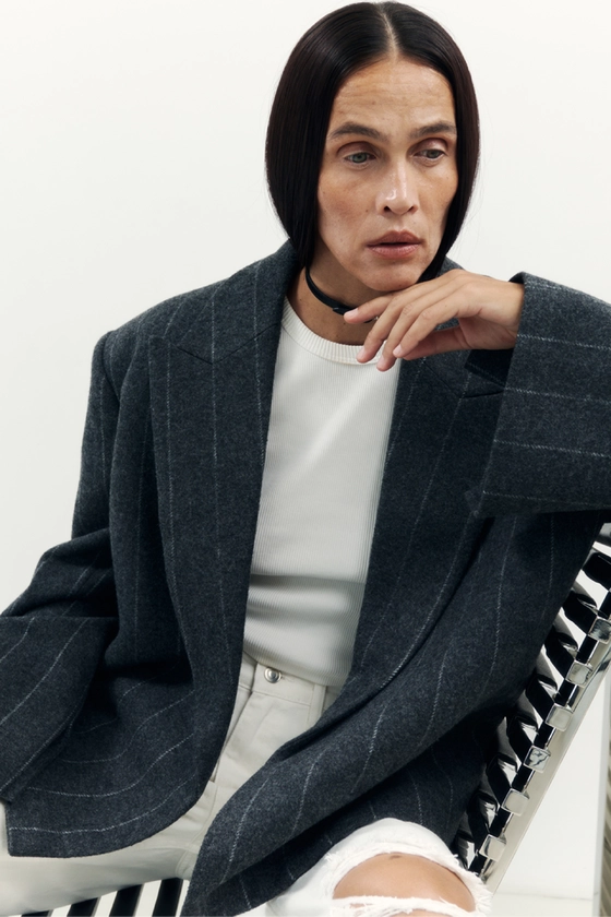 Пальто-жакет оверсайз з трикутничком 