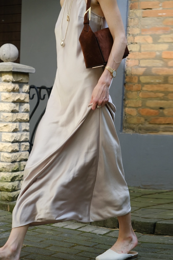 Сукня максі атласна 