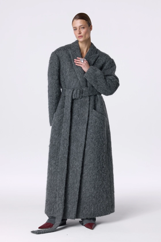 Двобортне пальто з альпаки з акцентним плечем 