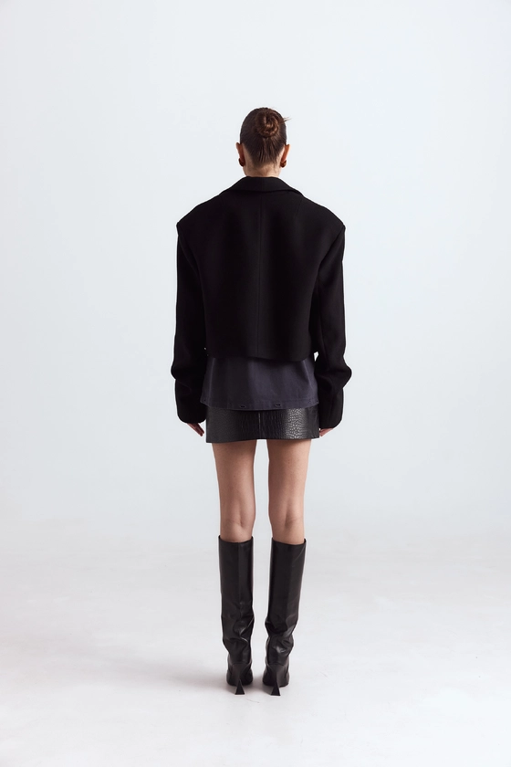 Пальто кроп зі збіркою на рукаві 