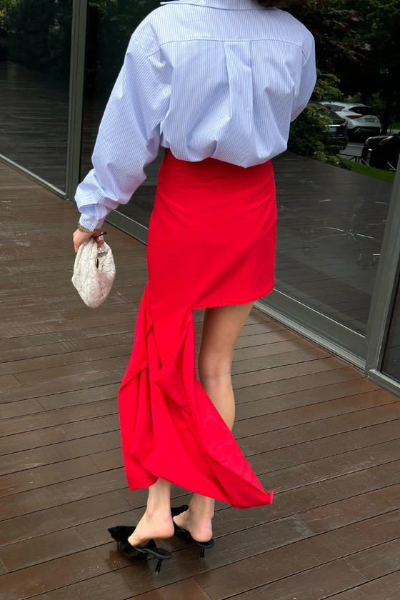 Спідниця котонова міні з відрізаною деталлю 