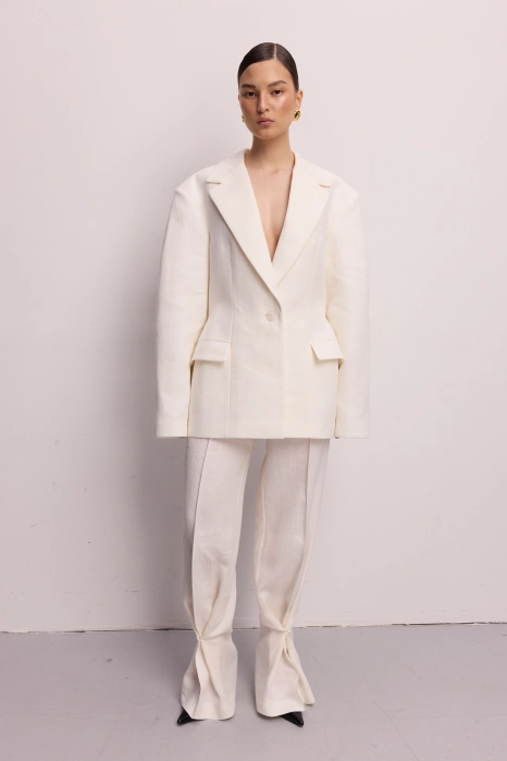 Hourglass linen blazer