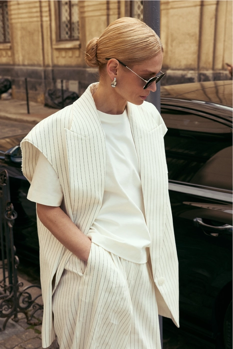 Футболка оверсайз укорочена