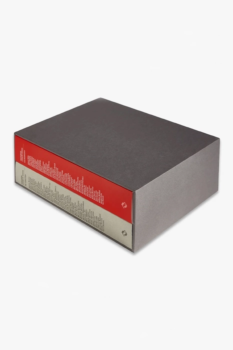 Книга Pentagram: Living by Design