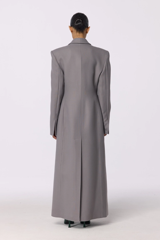 Пальто приталене з акцентним плечем 