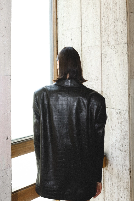 Жакет шкіряний оверсайз із підплічниками 